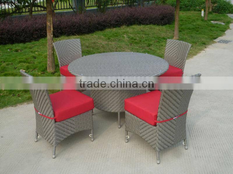 2050 wicker round dining room table