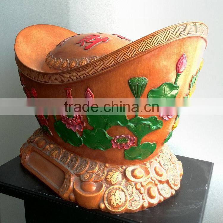Resin giant gold ingot sculpture