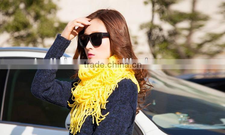 Fashion Ladies Cheap Acrylic Tassel Circle Knitted Loop Scarf