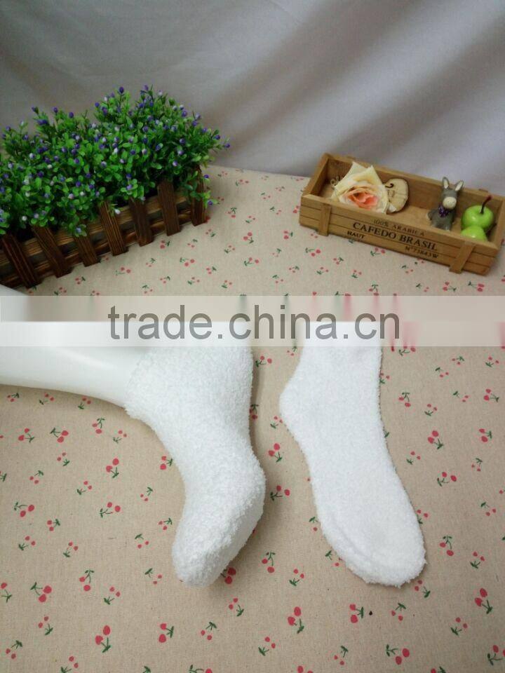 factory custom design cotton male's socks manufacturer supplier white socks special material