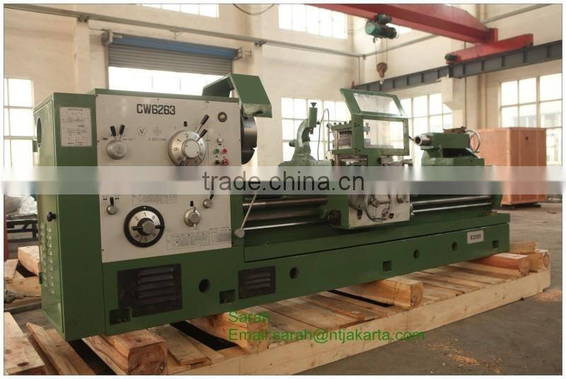 The hot sale and low price heavy duty horizontal/universal lathe CW6263 of China