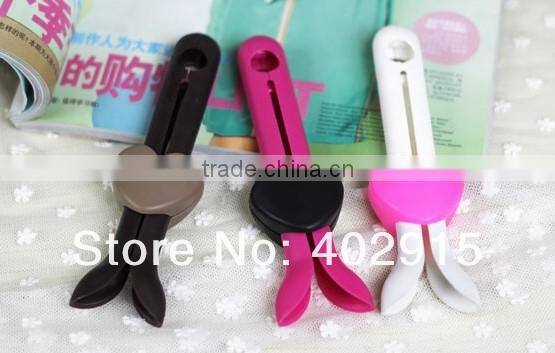 Supply creative Portable heart-shaped boots clip