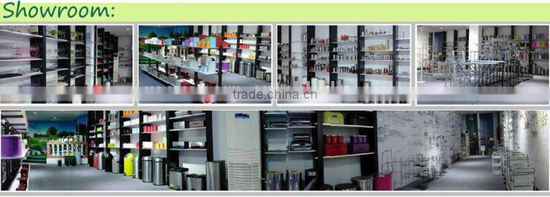 Set of 2 Canister with Wooden Lid