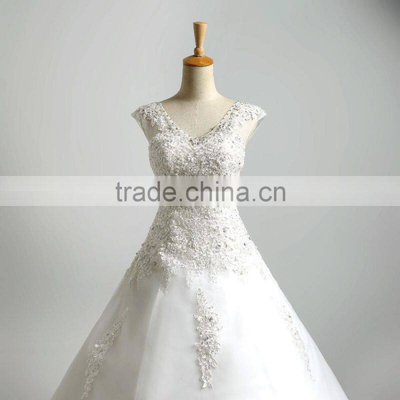 2016 Pearls Beaded Long Sleeve Lace Ball Gown Wedding Dresses