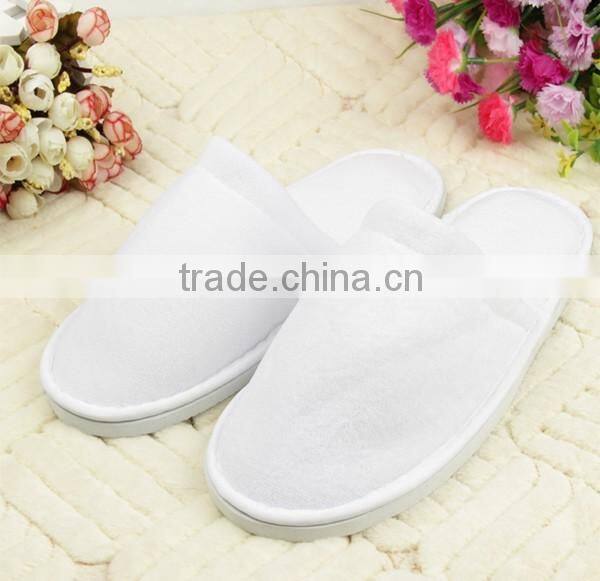 N178 White Comfortable Hotel Disposable Slipper Fits All Size White & Yellow Color