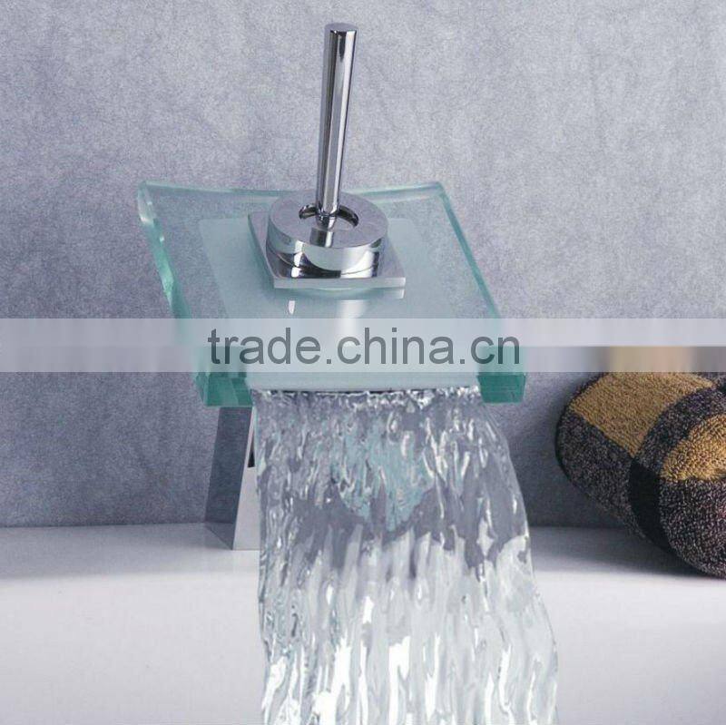 vidro torneira da bacia da cachoeira