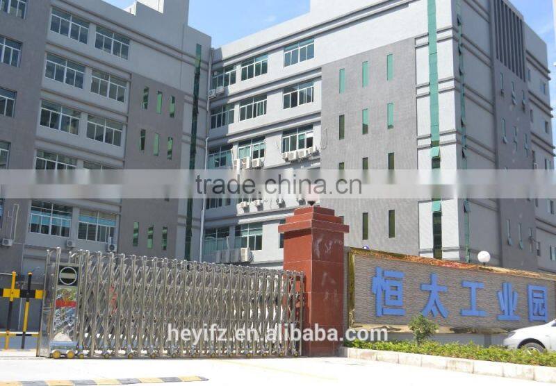 Hot Selling Comma Shape Plastic Handle Facial Cleansing Brush