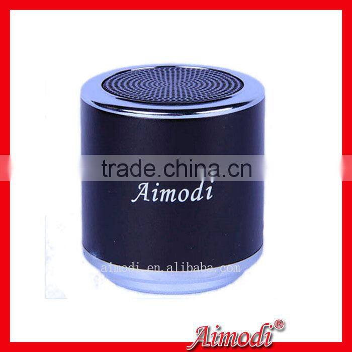 hands-free Miniion fm radio portable mini speaker with cheap price