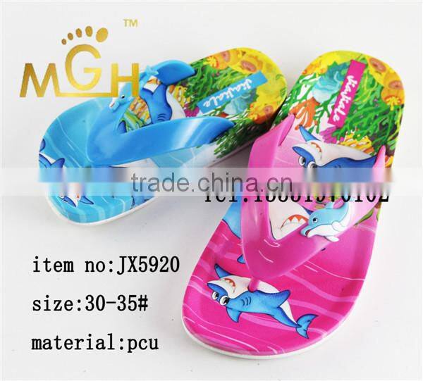 2015 new design fashion pcu kids slippers