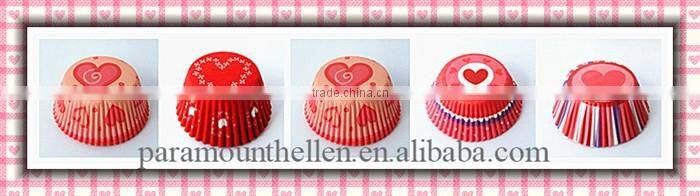 Heart pattern greaseproof paper cups for cupcakes