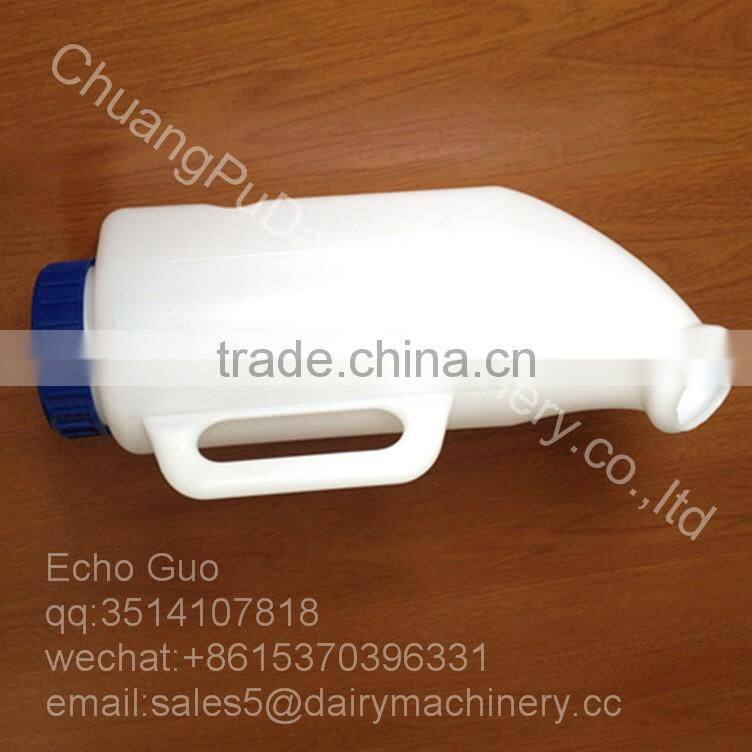 HL-MP51 2L Calf Feeding Bottle With Rubber Nipple For Dairy.