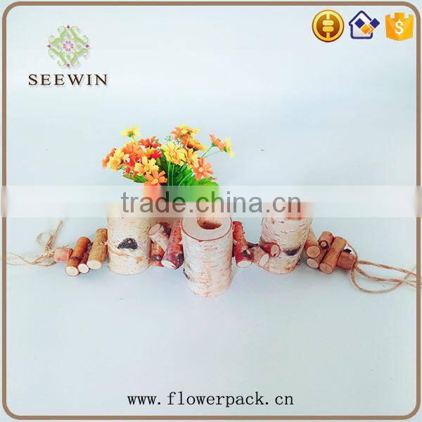 The fence candlestick is pastoral amorous feelings