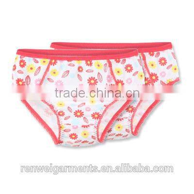 new design Little daisy little girls modeling panties for female