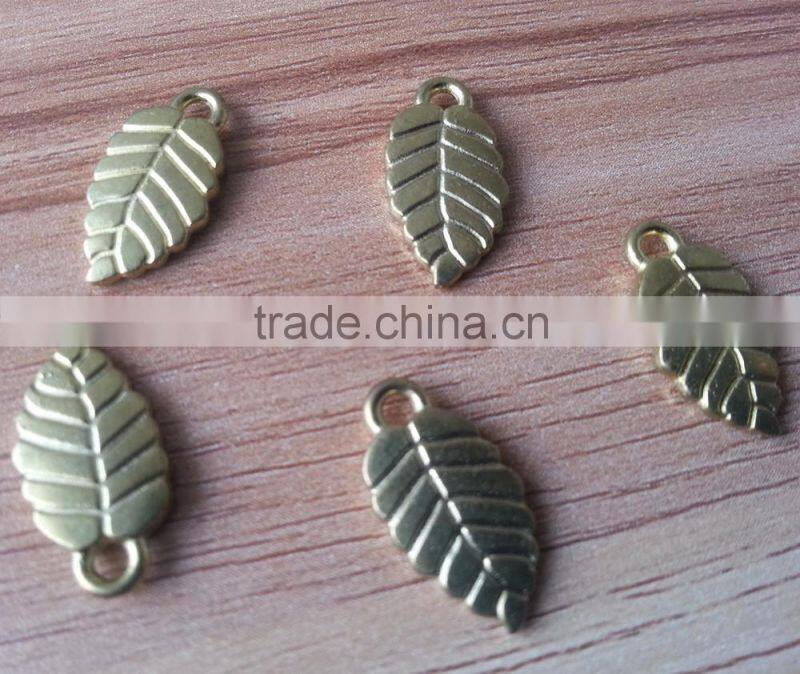 Leaves Shape Sew-on Zinc Alloy Metal Charms -- Z1508