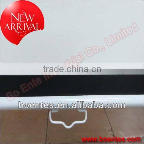 Wall Mounted Matte White Manual Projection Screen with Self-locking for Office Equipment