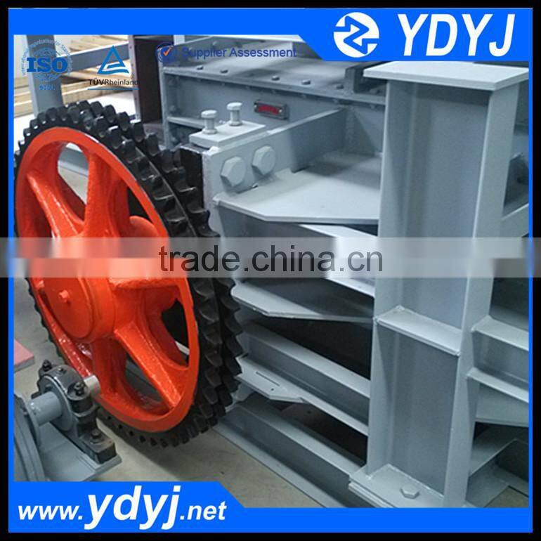 Wear resistance alloy wheel for conveyor
