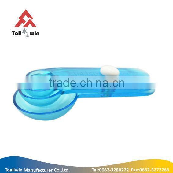 hot-selling plastic egg slicer