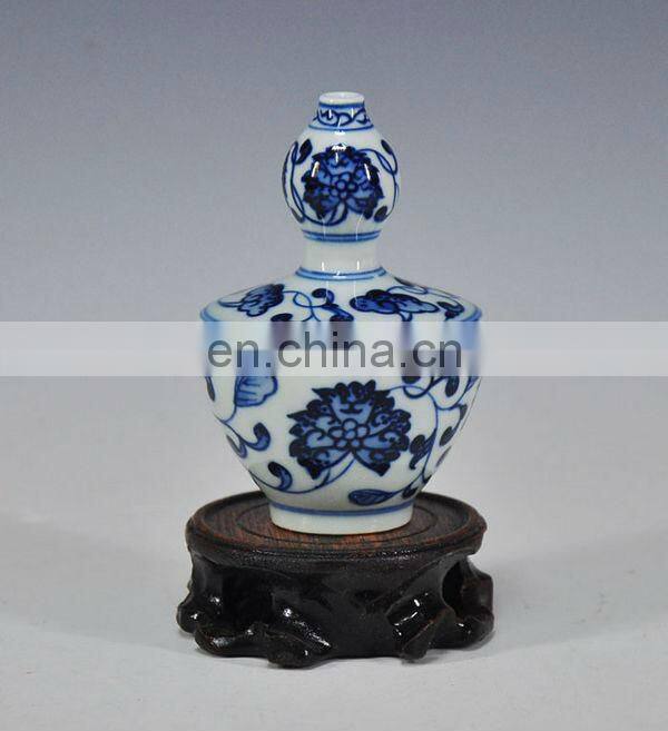 Mini Decorative Chinese Antique blue and white ceramic porcelain vases