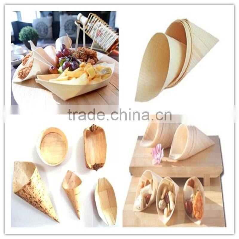 Pine wood pulp boat for food/sushi