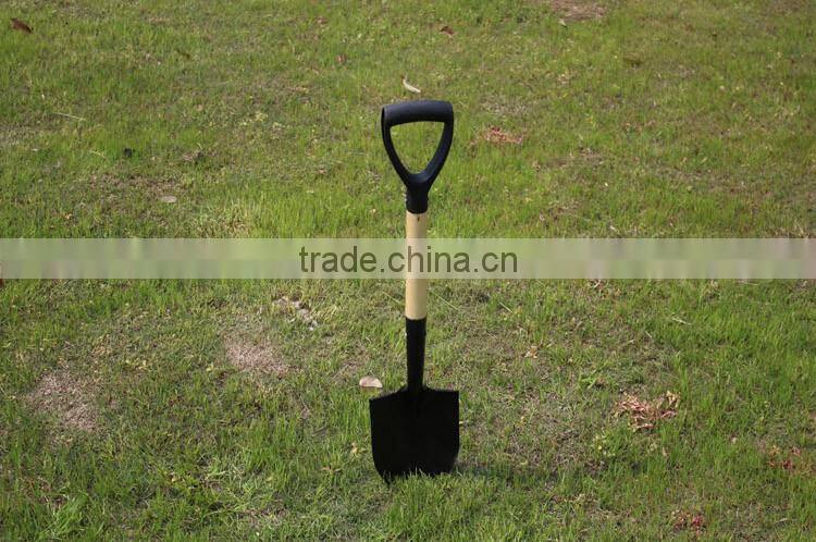 garden wooden long handled shovels