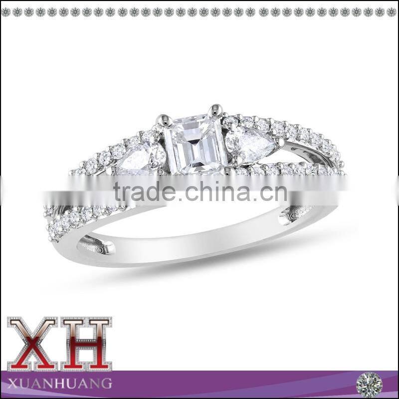 Wholesale Rhodium Plated AAA Cubic Zirconia Engagement Rings