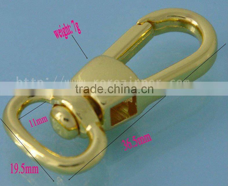 RORO119220 golden snap hook dog