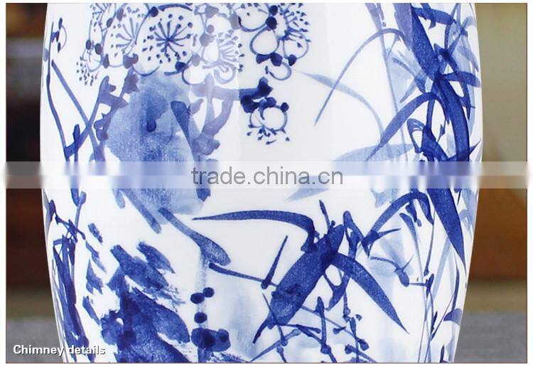 Jingdezhen handmade blue and white ceramic wood base table lamp