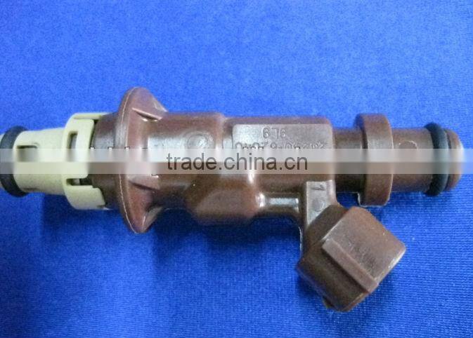 Fuel Injector OEM 23209 - 62040 23250 - 62040 for Toyota Land Cruiser