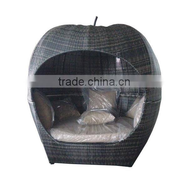 Rattan furniture with high quality apple/ globe daybed