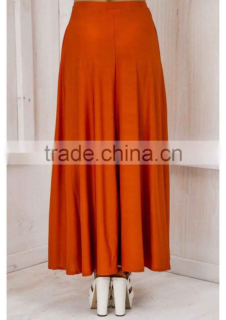 Sex dress features a beautiful stretch fabric with a slight sheen that makes it ideal for the evening,