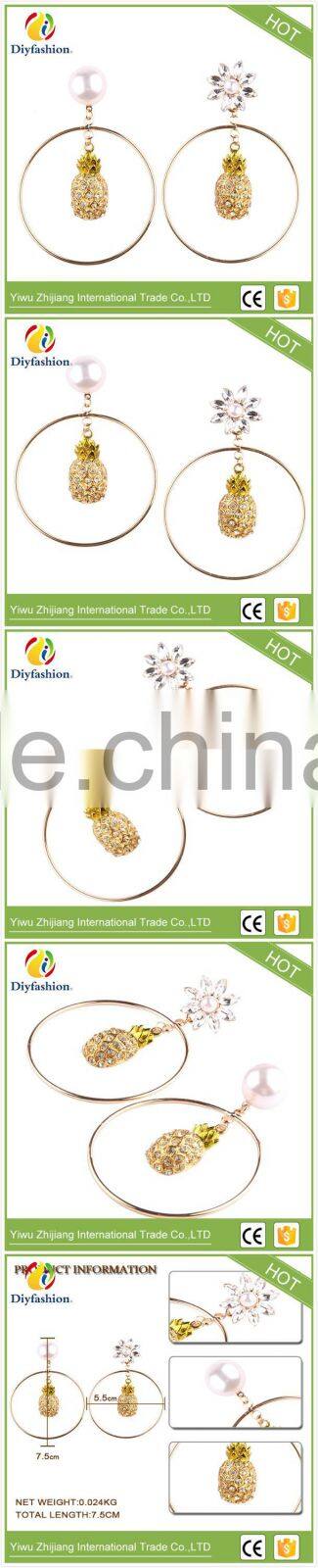Hot Design Luxury Simulated Pearl Statement Wedding Earrings for Women Round Pendant Pineapple Stud Earrings Jewelry