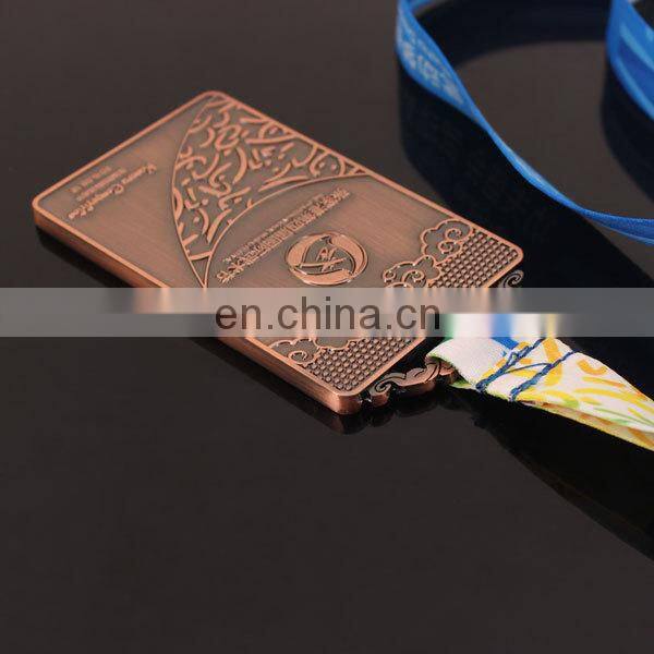 Custom gold medal for anniversary gift