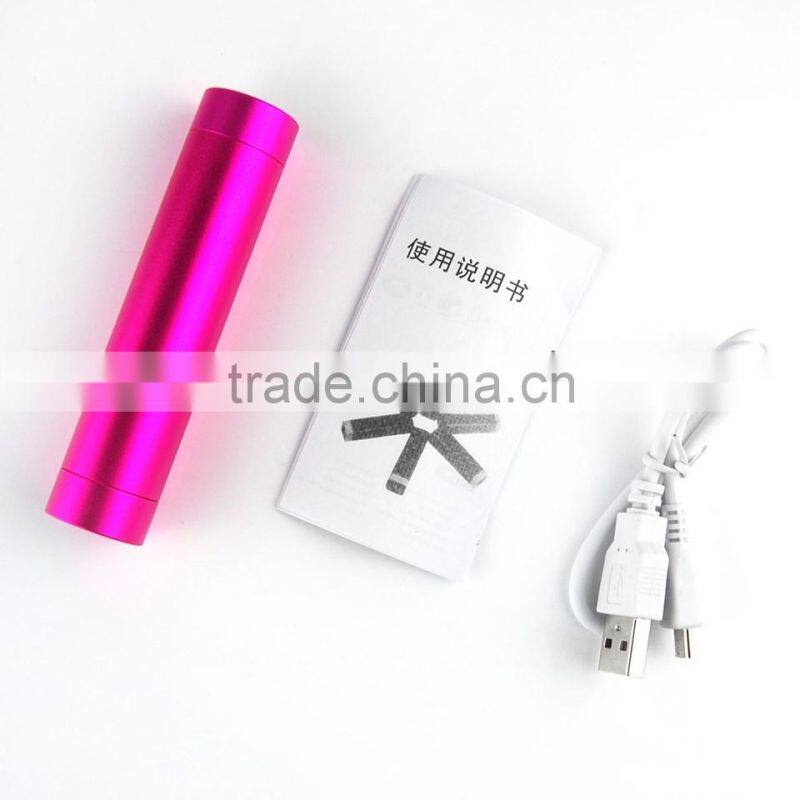 Stylish, lipstick-shaped, lightweight design fits easily into any pocket or bag 2600mAh Mini Portable Charger