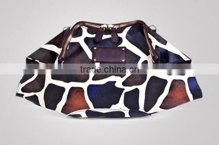Fahionable giraffe pattern leather make up bag and ladies clutch bag