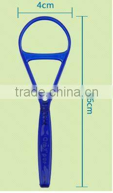 Plastic tongue scraper/brush cleaner