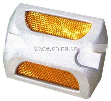 All-in-one aluminum road stud