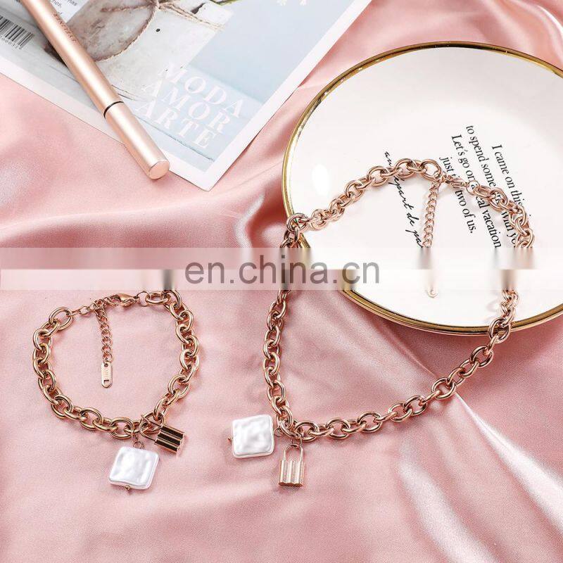 GREALY RL118-G 3pcs Women Qaurtz Diamond Wristwatch Fashion Iced out Watch Bracelet Set