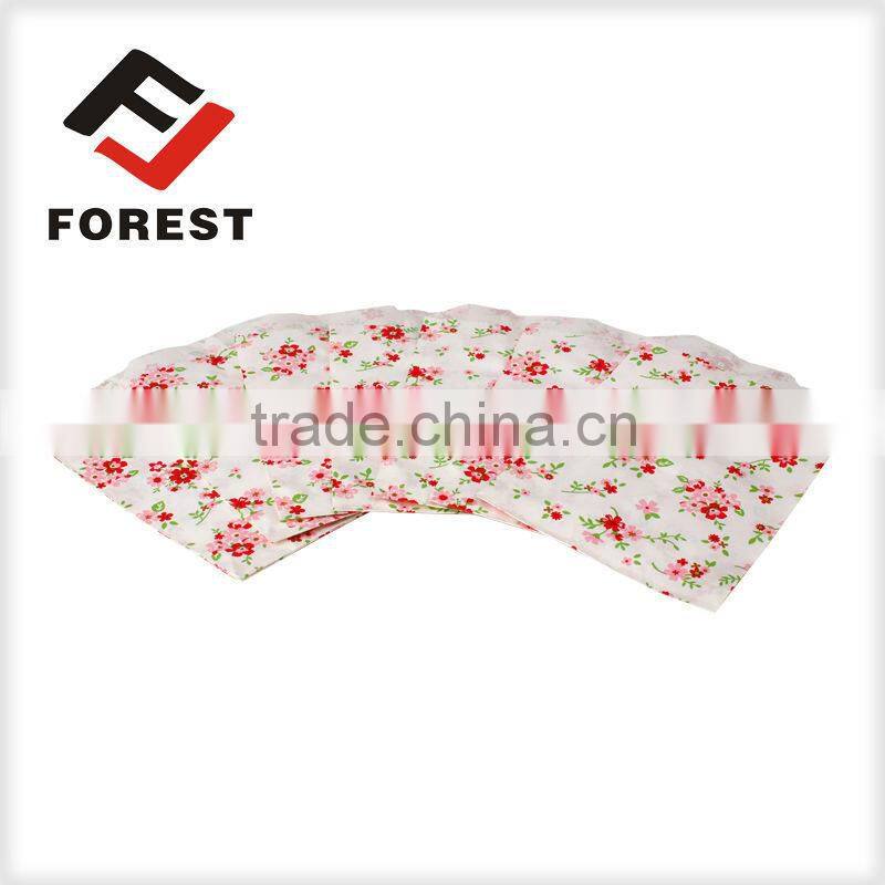 Paper bag companies supply pink gift bags and discount paper bags