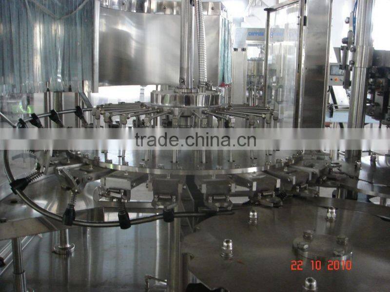 2010 New style carbonated drink filling machine