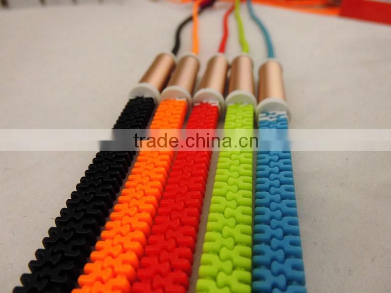 In ear music earphone with 3.5mm jack and zipper style new model high quality headphone for MP3 MP4
