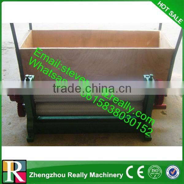 High Quality beekeeping foundation roller /beeswax foundation comb mill