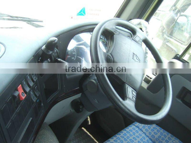 three axles semi-trailer refrigerator truck