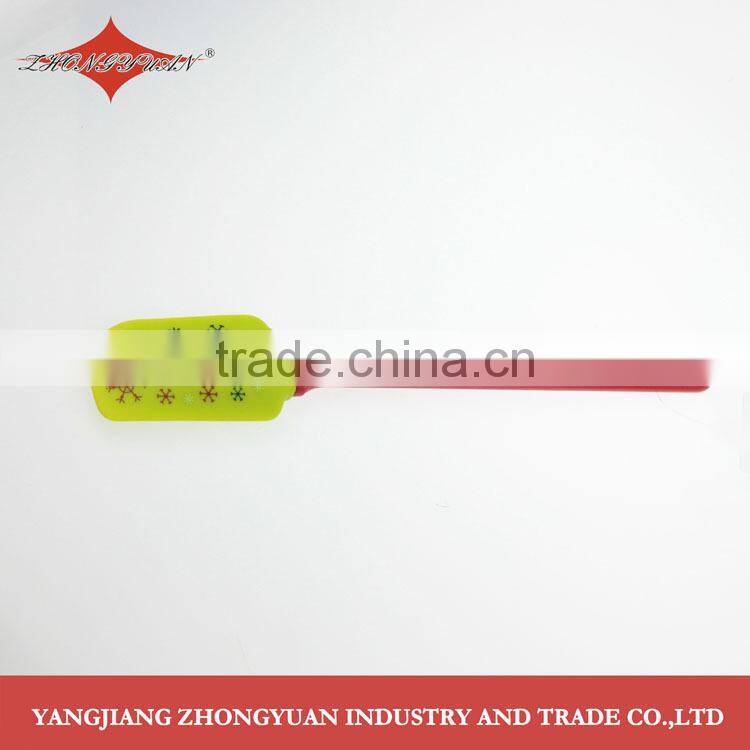 Flexible middle size snowflake printing silicone scraper with plastic handle, best selling