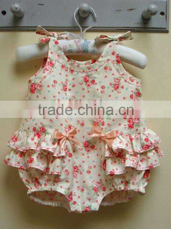 2015 Hot sale gingham seersucker Ruffle shirt for USA Children Blouses