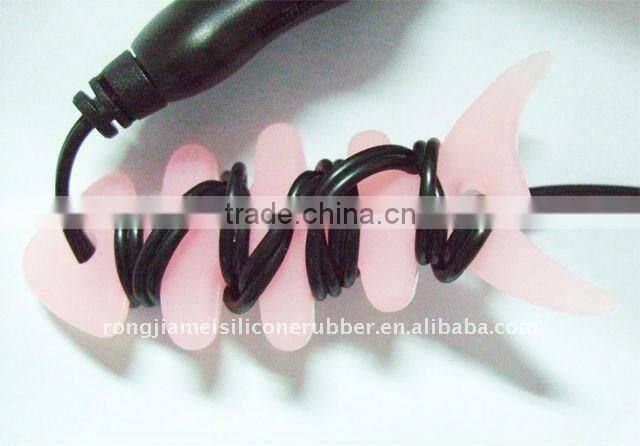 Silicone fish shape the headset bobbin winder