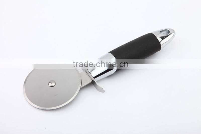 New design hot sale with high quality stainless steel pizza cutter