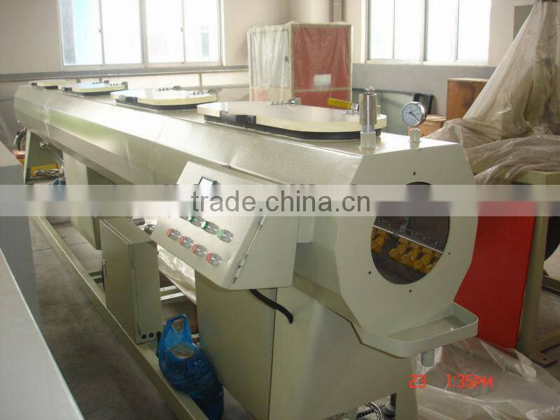 2013 new PVC plastic pipe machine
