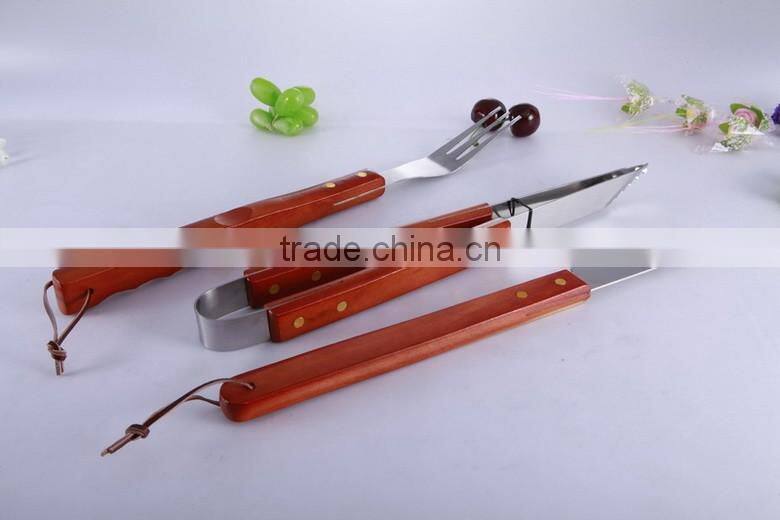High Quality Wooden Handle HB-69015 Bbq Grill Tool Set Stainless Steel BBQ Tool Set Hot Sale 4 Pieces BBQ Tool Set Grill