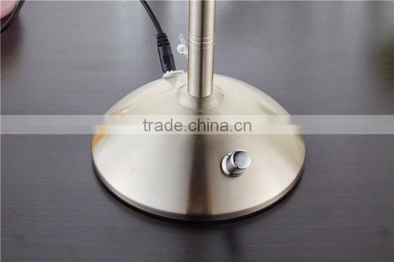 Double-sided battery-operated makeup mirror with 3X magnification, LED mirror