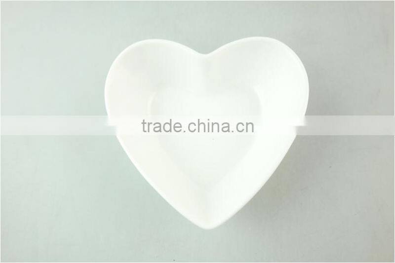 Wholesale Oval white ceramic bake plate for daily use
